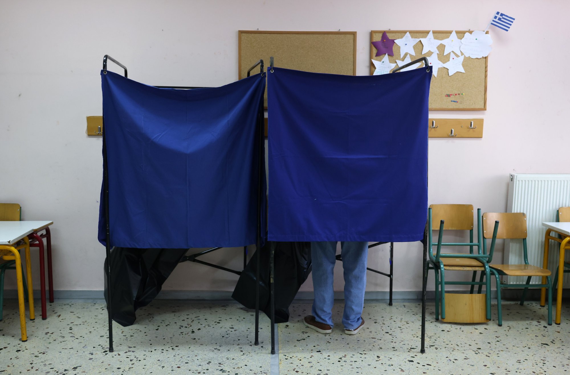 Τρομάζει το «κόμμα της αποχής» - Τι δείχνουν οι δημοσκοπήσεις στο παρά πέντε της ευρωκάλπης