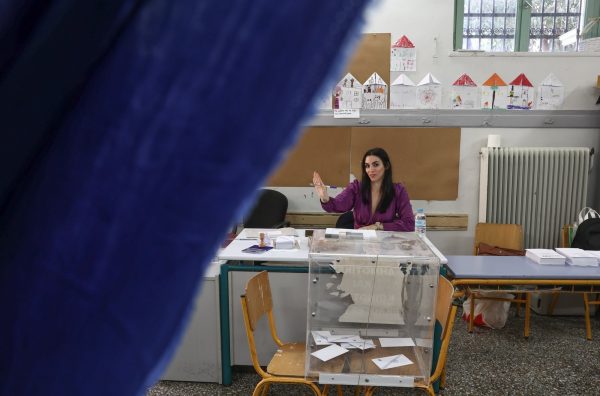 Νέα δημοσκόπηση: Κάτω από το 33% η ΝΔ, σκληρή μάχη ΣΥΡΙΖΑ – ΠΑΣΟΚ για τη δεύτερη θέση