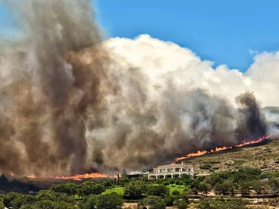 Φωτιές σε όλη τη χώρα – Μάχη με τα πύρινα μέτωπα σε Θράκη, Εύβοια, Άνδρο και Πελοπόννησο