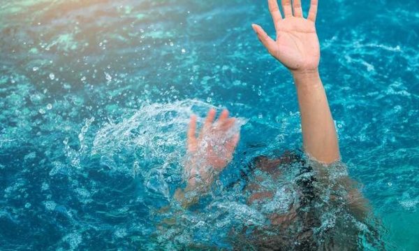 Τρίκαλα: Τουρίστρια πέθανε σε πισίνα ξενοδοχείου – Δύο συλλήψεις