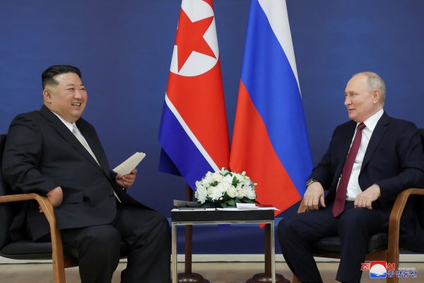 Βόρεια Κορέα: Ποια θέματα βρίσκονται στην ατζέντα της συνάντησης Πούτιν – Κιμ