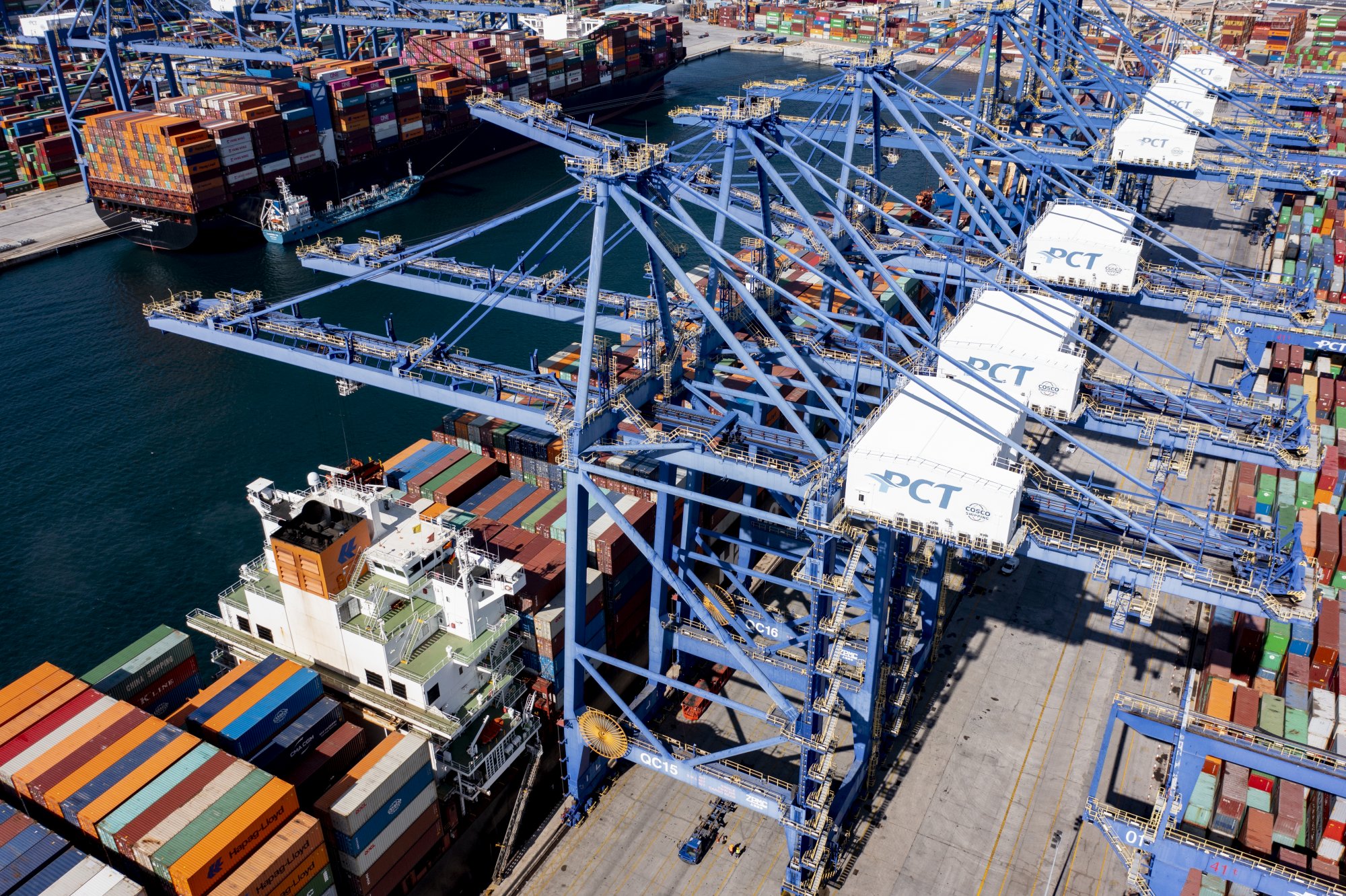 PCT: Το σχέδιο για να γίνει ο Πειραιάς «πράσινο» εμπορευματικό λιμάνι