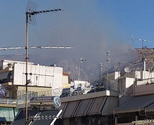 Φωτιά στο Σχιστό Κορυδαλλού - Επιχειρούν ισχυρές επίγειες και εναέριες δυνάμεις της Πυροσβεστικής