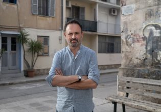 Κωστής Καρπόζηλος: Να ηττηθούν οι ηγεσίες ΣΥΡΙΖΑ, ΠΑΣΟΚ για να ανοίξει συζήτηση σε προγραμματική βάση με τη Νέα Αριστερά
