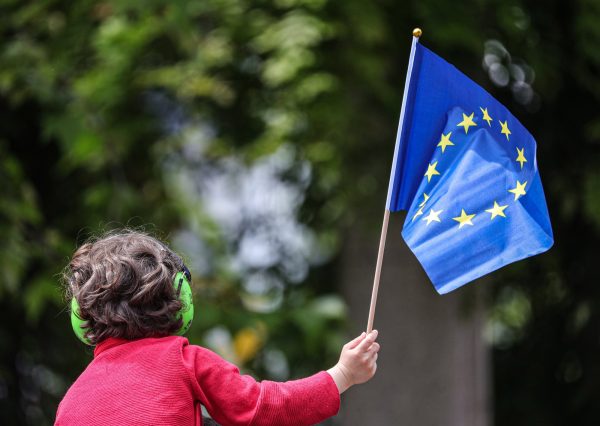 Έρευνα Pew Research Center: Μειώνεται η δημοφιλία της ΕΕ στα κράτη-μέλη