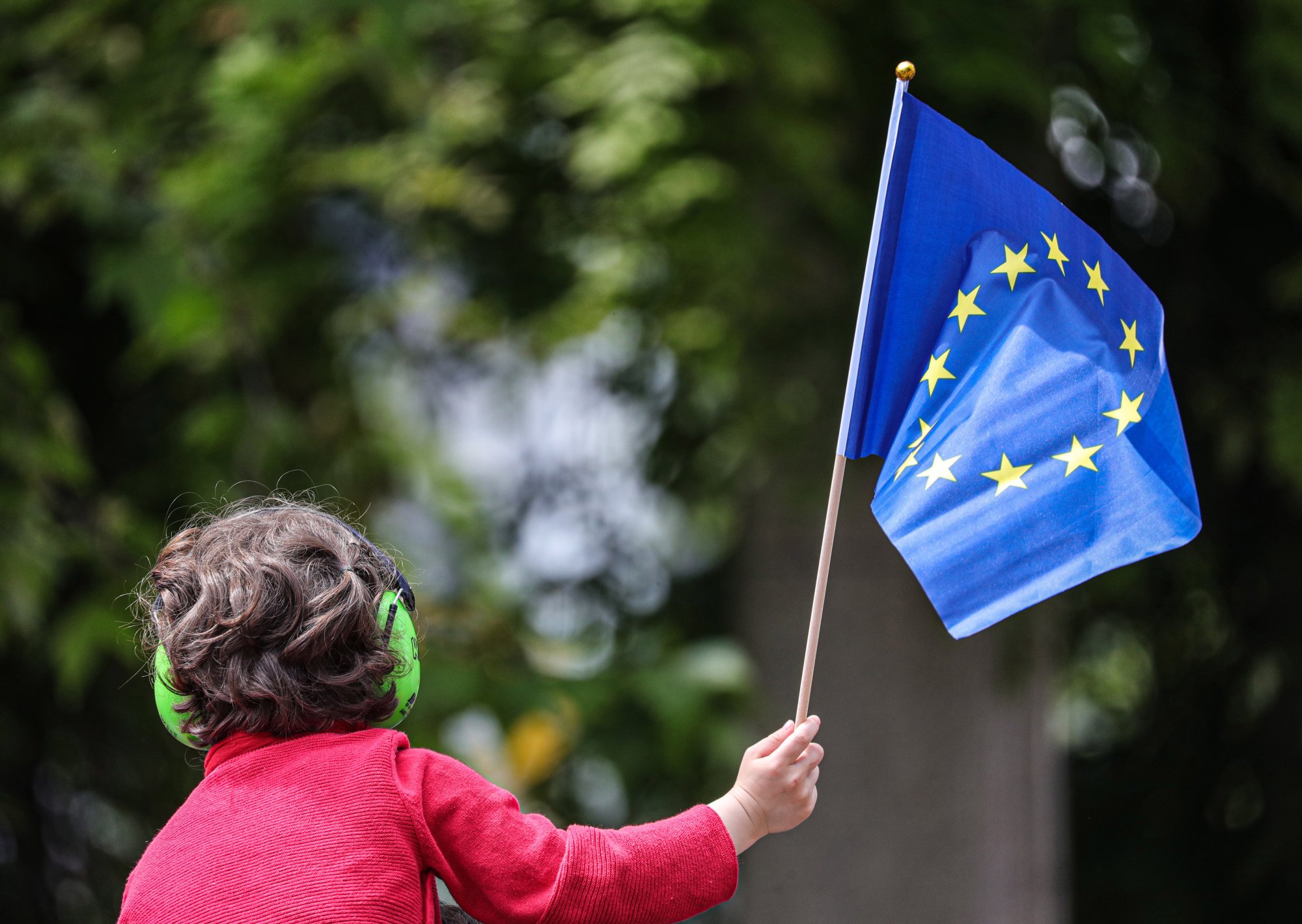 Έρευνα Pew Research Center: Μειώνεται η δημοφιλία της ΕΕ στα κράτη-μέλη