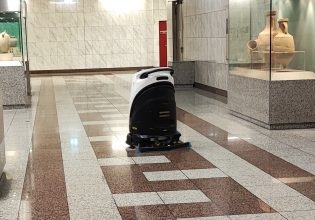 Μετρό: Ρομπότ καθαρισμού έπιασε δουλειά στον σταθμό Συντάγματος