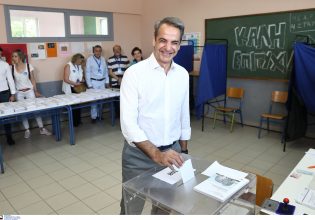 Κυριάκος Μητσοτάκης: Ψήφισε ο πρωθυπουργός – «Ψηφίζουμε για μία ισχυρή Ελλάδα»