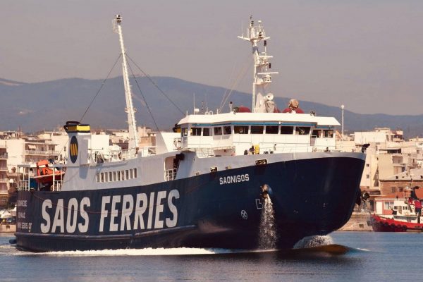 Φολέγανδρος: Πρόσκρουση πλοίου στο λιμάνι – Τραυματίστηκαν πέντε επιβάτες