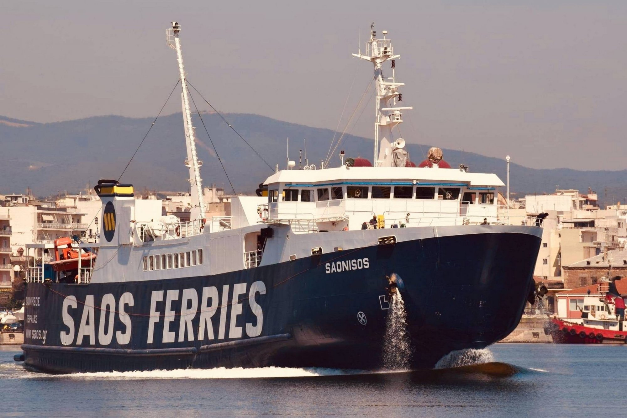Φολέγανδρος: Πρόσκρουση πλοίου στο λιμάνι - Πέντε τραυματίες