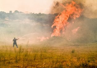 Αττική: Φωτιά στη Φέριζα Κερατέας – Ήχησε το 112, κάλεσμα για εκκένωση