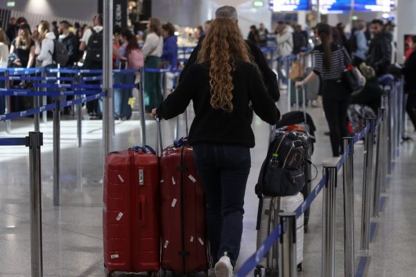 Λεφτά δεν υπάρχουν… Αισθητή μείωση στα ταξίδια στο εξωτερικό