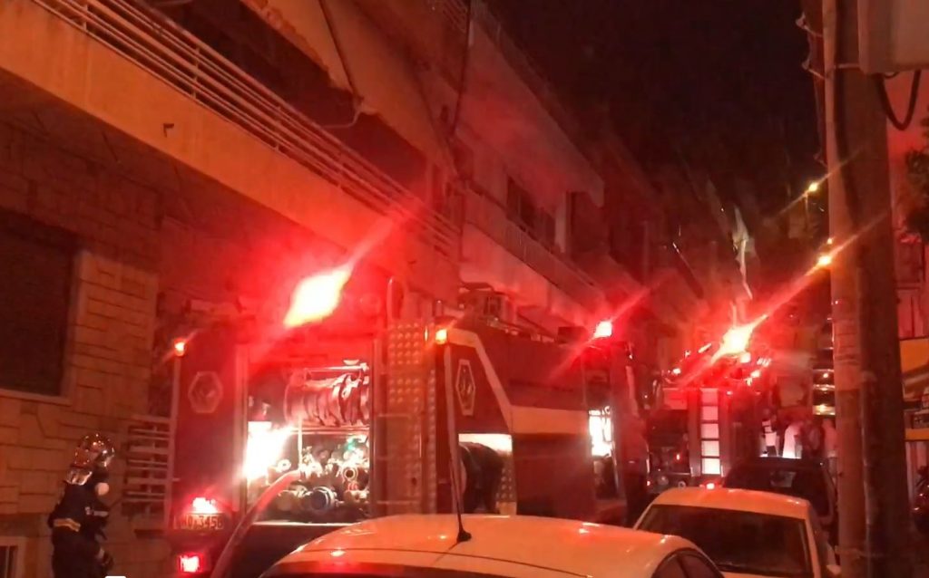 Άγιος Δημήτριος: Φωτιά σε διαμέρισμα – Ο ιδιοκτήτης φέρεται να έκαιγε στρώματα