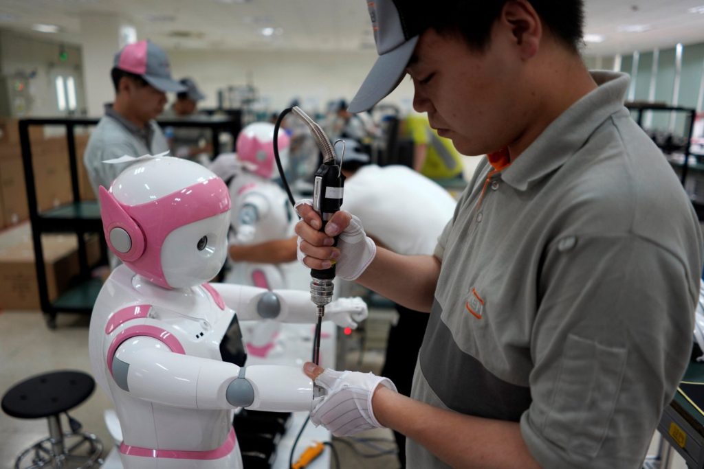 Εργασία στην Κίνα: Η τεχνολογική ανάπτυξη απαιτεί περισσότερες εργατοώρες