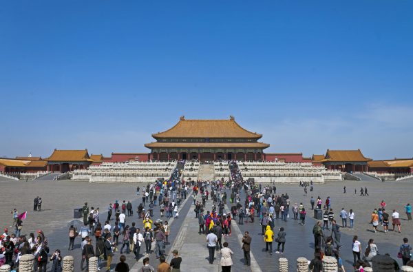 Κίνα: Σημαντικά έσοδα από τον εγχώριο τουρισμό – Όμως η πανδημία τρομάζει ακόμα τους ξένους