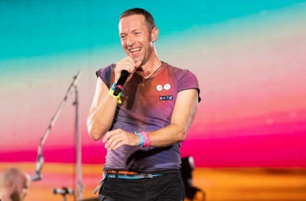 Οι Coldplay αποχαιρετούν την Ελλάδα με ένα σύντομο βίντεο – Η υπόκλιση του Κρις Μάρτιν
