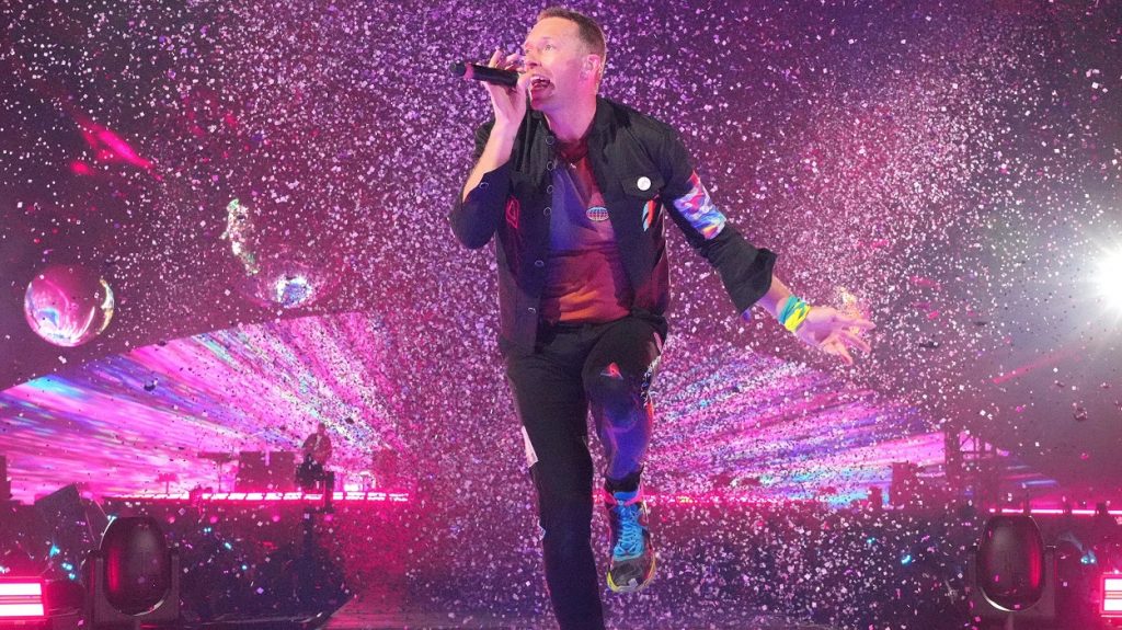 Απόψε… όλοι οι δρόμοι οδηγούν στο ΟΑΚΑ για την πρώτη sold out συναυλία των Coldplay – Όλα όσα πρέπει να ξέρουν οι θεατές