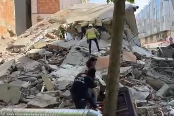 Κωνσταντινούπολη: Χτισμένο με... άμμο από τη θάλασσα το κτίριο που κατέρρευσε