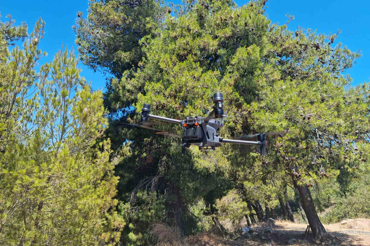 Με χρήση drones ο δήμος Μαραθώνος επιχειρεί να εντοπίζει τις ανεξέλεγκτες εναποθέσεις απορριμμάτων