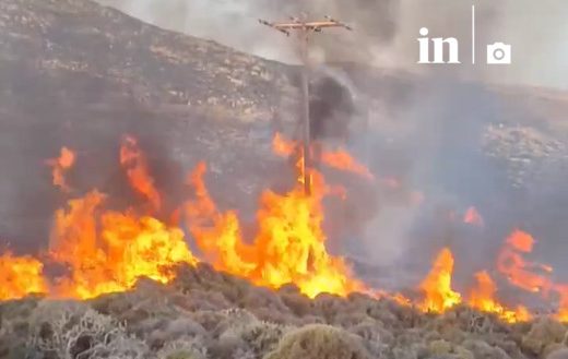 Από άσκηση του στρατού ξέσπασε η φωτιά στην Αμοργό – Ζημιές σε κολώνες ρεύματος – Επί ώρες χωριά χωρίς ηλεκτρικό