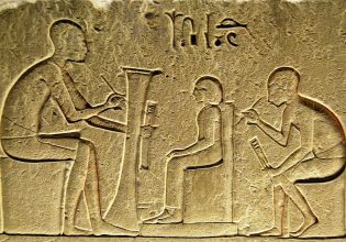 Ακόμα και στην αρχαία Αίγυπτο, οι υπάλληλοι γραφείου είχαν τα μυοσκελετικά τους