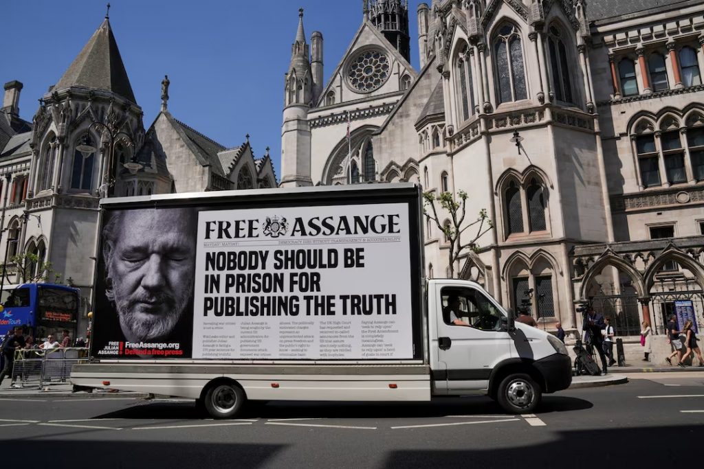 Τζούλιαν Ασάνζ: Το ταξίδι του προς την ελευθερία και τα Wikileaks
