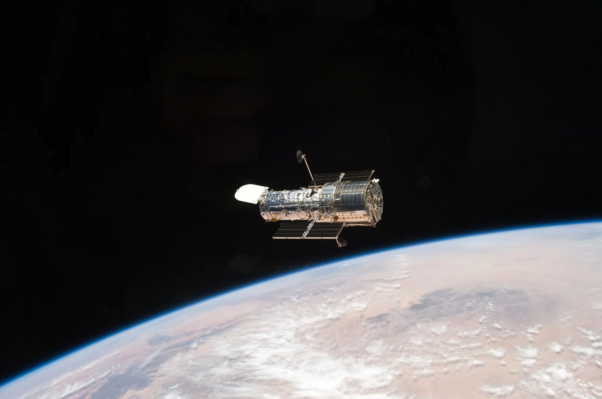 Hubble: Το γερασμένο τηλεσκόπιο έμεινε ανάπηρο αλλά παραμένει ενεργό
