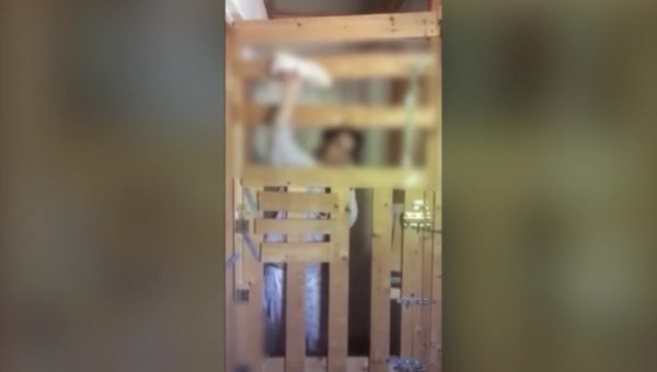 Καλαμάτα: Ζωή σαν… εφιάλτης – Η ιστορία της 29χρονης που ήταν φυλακισμένη σε κλουβί