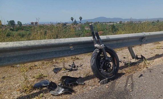 Kalamada: Heavy motorcycle crash on national highway – driver killed