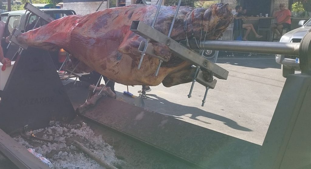 Κρήτη: Σούβλισαν ταύρο σε πανηγύρι στην Κίσσαμο – Σφοδρές αντιδράσεις