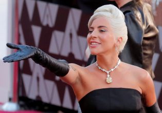 Έγκυος η Lady Gaga; Φουντώνουν οι φήμες για την τραγουδίστρια