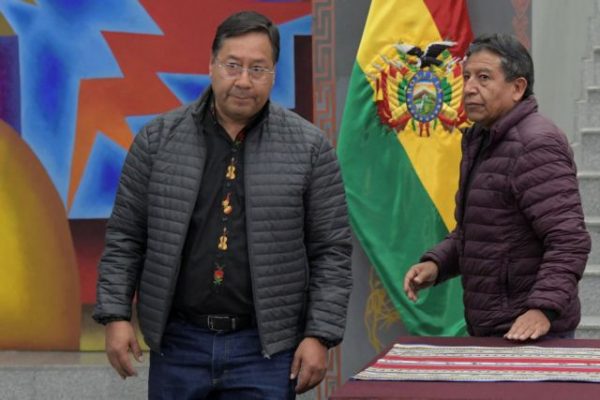 Βολιβία: Αποχωρούν οι στρατιωτικές δυνάμεις από το προεδρικό μέγαρο – Νέα ηγεσία στις ένοπλες δυνάμεις