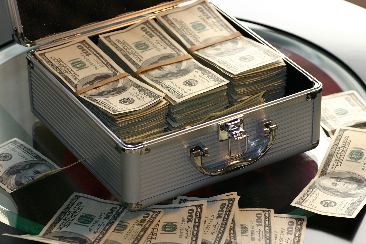«Εσύ πώς έγινες πλούσιος;» - Εκατομμυριούχοι εξηγούν πώς έβγαλαν λεφτά και ο τρόπος μοιάζει να είναι ένας