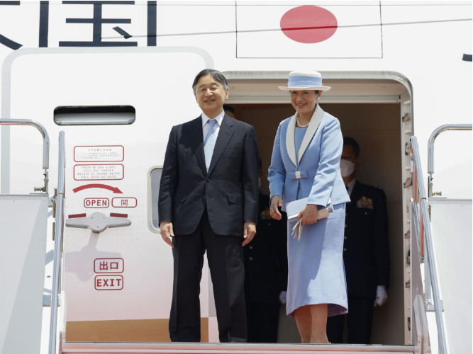 Ιαπωνία: Το αυτοκρατορικό ζεύγος ξεκινά πολυήμερη επίσκεψη στη Βρετανία
