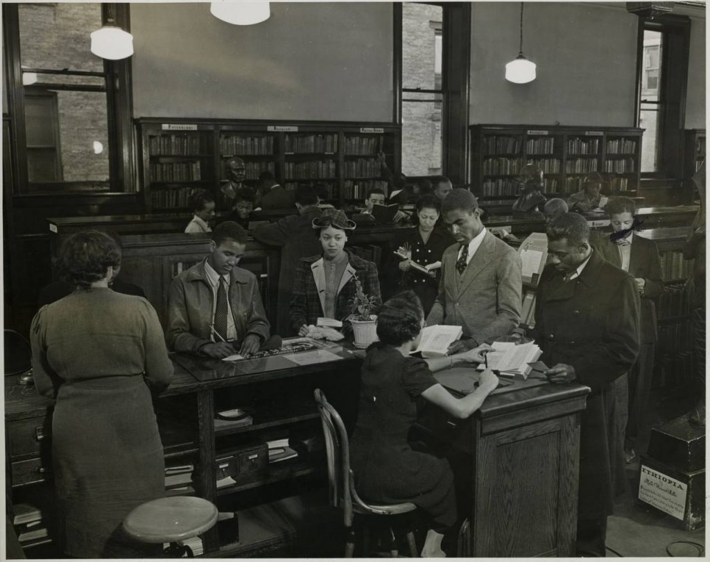 Η δημόσια βιβλιοθήκη της 135η οδού στη γειτονιά του Χάρλεμ στη Νέα Υόρκη