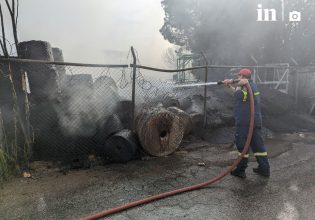 Φωτιά στην Κηφισιά: Ολοκληρωτική καταστροφή στο εργοστάσιο – Ανησυχία για τον τοξικό καπνό