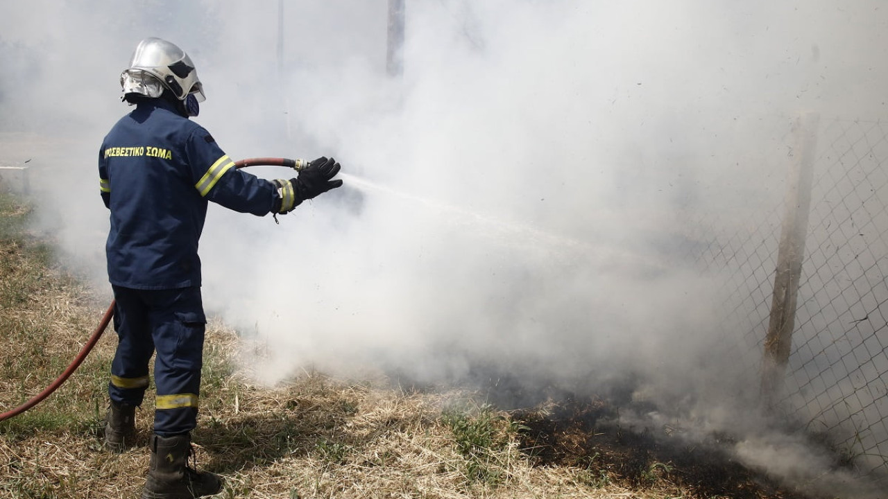 Κρήτη: Φωτιά σε αγροτική έκταση στην Επισκοπή Ηρακλείου