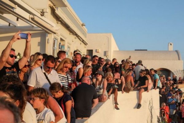 Handelsblatt:Οι Έλληνες ενάντια στον τουρισμό