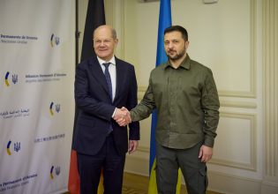 Ουκρανία: Στο Βερολίνο ο Ζελένσκι για συνομιλίες με τον Σολτς