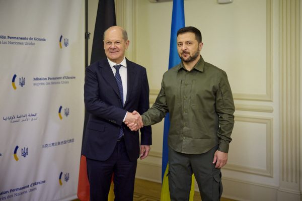 Ουκρανία: Στο Βερολίνο ο Ζελένσκι για συνομιλίες με τον Σολτς