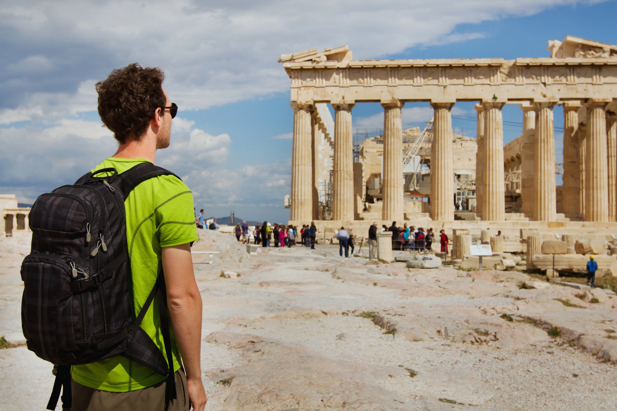 Στον «αέρα» 7.500 τουρίστες στην Ελλάδα μετά το «κανόνι» της FTI - Χρωστάει 1,8 εκατ. ευρώ από πέρσι