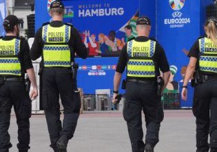 Χαμός στο Αμβούργο πριν το Πολωνία – Ολλανδία: Αστυνομικοί πυροβόλησαν άνδρα που κρατούσε τσεκούρι (vids)