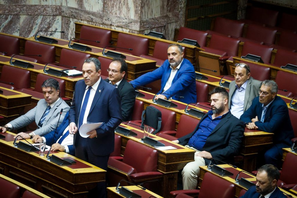 «Σπαρτιάτες»: Στα πρόθυρα της διάλυσης η Κοινοβουλευτική Ομάδα – Ανεξαρτητοποιήθηκε και ο Γιώργος Ασπιώτης