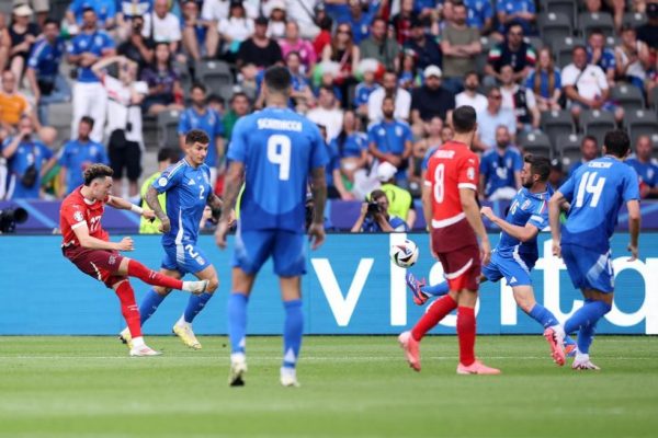 Γκολάρα ο Βάργκας και 2-0 η Ελβετία (vids)