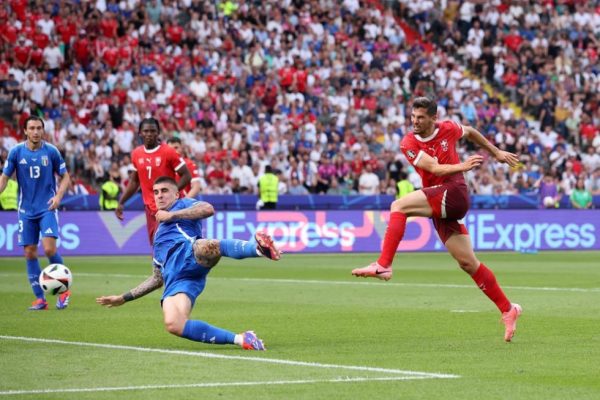 Ο Φρόιλερ άνοιξε το σκορ για την Ελβετία (1-0, vid)