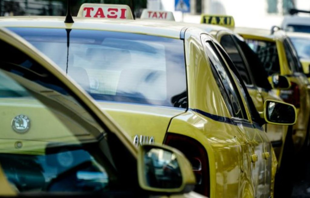 Ταξί: Πλήρωσε 20 ευρώ για μια διαδρομή 10 λεπτών - Τι καταγγέλλει στο MEGA