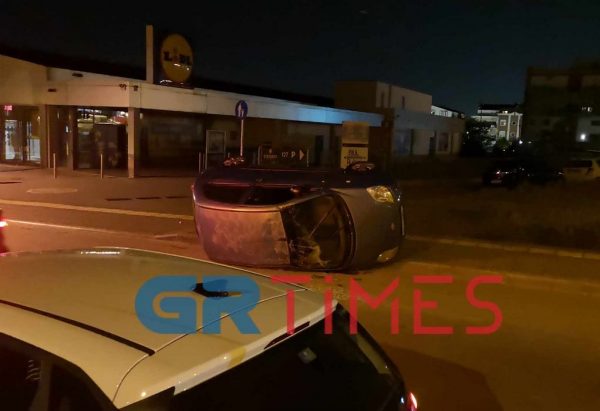 Θεσσαλονίκη: Αυτοκίνητο ανατράπηκε στην Πυλαία – Δύο τραυματίες