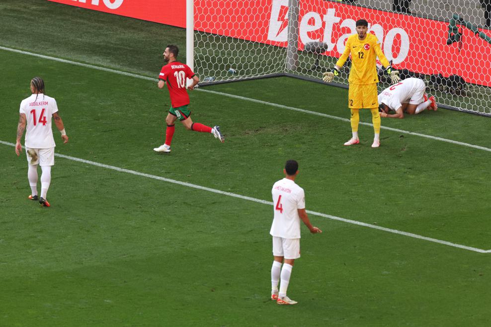 Τραγικό λάθος από τον Ακαϊντίν και 2-0 η Πορτογαλία (vids)
