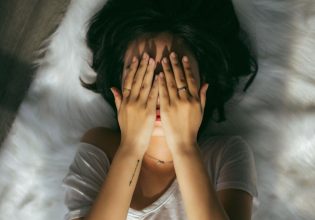 Ύπνος: Η υπνοφοβία υπάρχει και είναι πάθηση – Πώς θα καταλάβετε ότι την έχετε