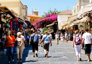 Οι πιο «ανοιχτοχέρηδες» τουρίστες – Ποιοι και τι αφήνουν στην Ελλάδα